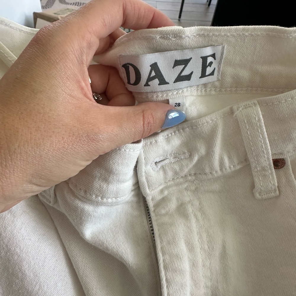 Daze White Jeans - Picture 2 of 7